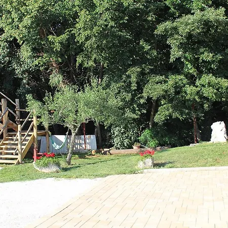 Modrusani 1561 아파트