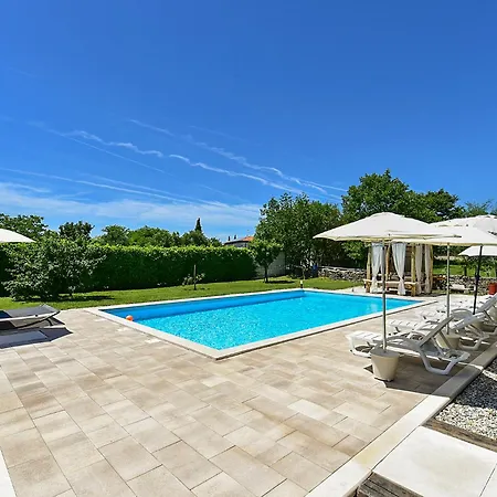 Modrusani 1561 Apartment
