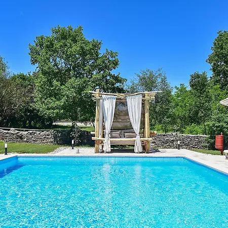 Apartment Modrusani 1561 Zminj