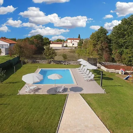 Modrusani 1561 Apartamento