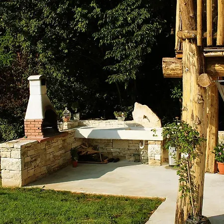 Apartment Modrusani 1561