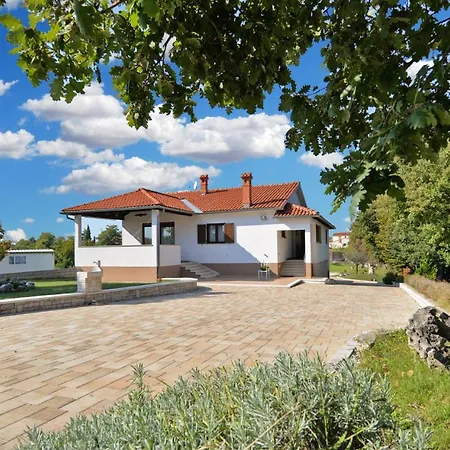 Apartman Modrusani 1561 *